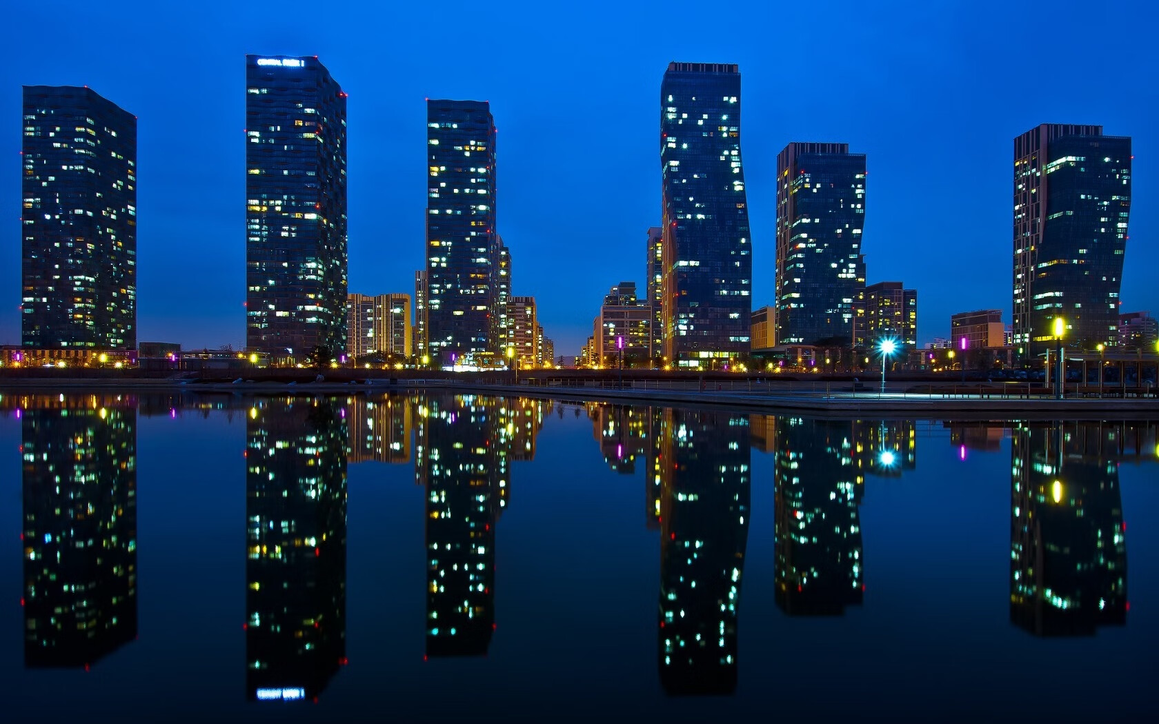 体育新闻中心训练营专题报道，体育新闻现场报道