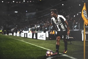 爱游戏体育官方在线-2比1！山东泰山主场难完美收官，瓦科错失点球遗憾，山东泰山队比赛结果